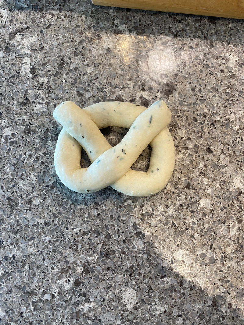 Pretzel_4.jpg risegardens