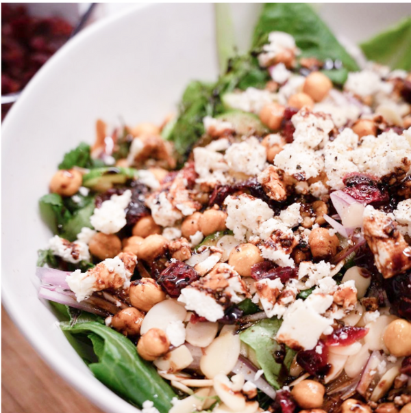 Delicious salad with chickpeas, feta
